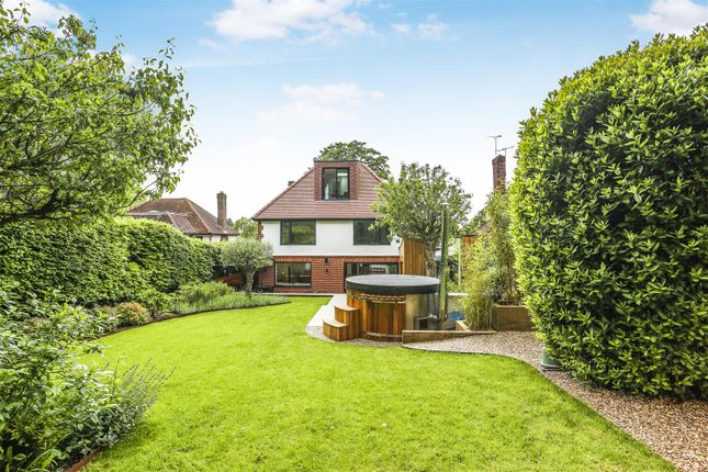43, Green Curve, Banstead photo 3