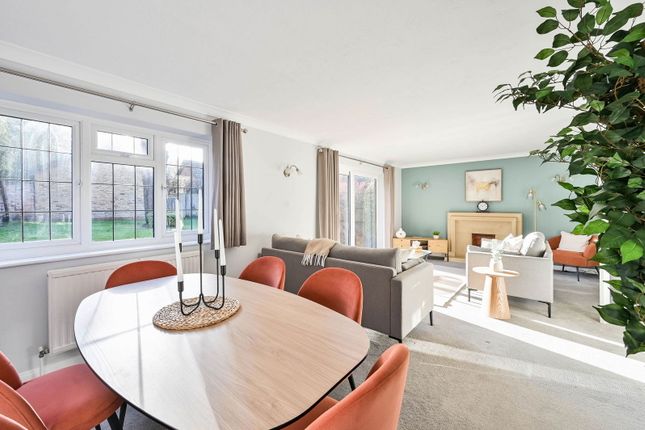 3, Ashwood Park, Leatherhead photo 3