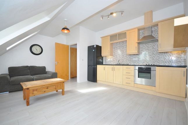15, Pintail Close, Cheltenham photo 2