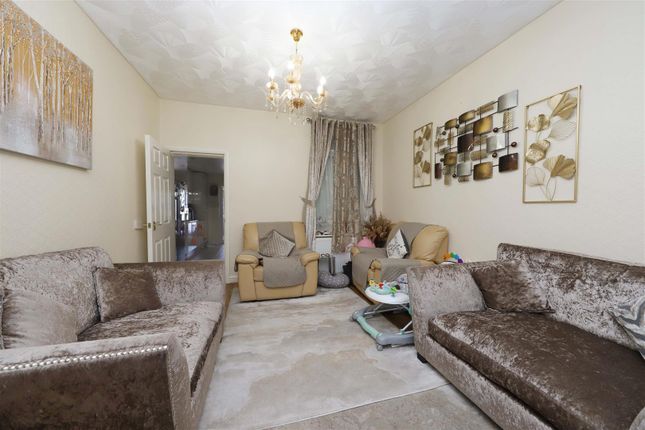 37, Alexandra Avenue, Southall photo 3