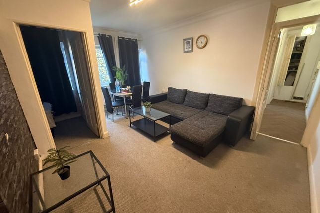 74, Alexandra Court, Wembley photo 2