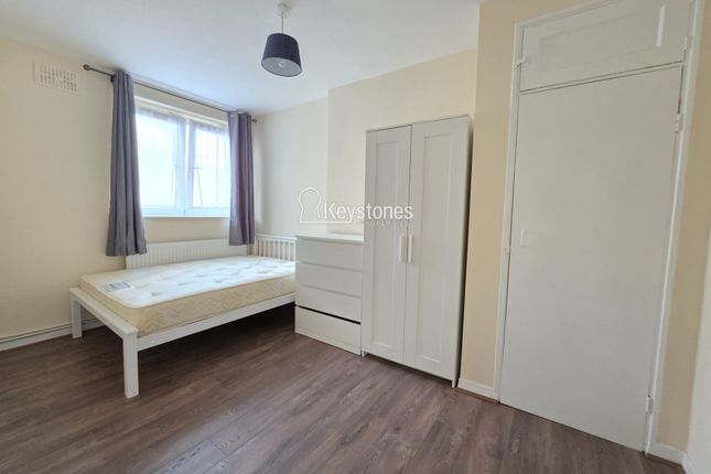 14 Thornaby House (Room 4), Canrobert Street, London photo 2