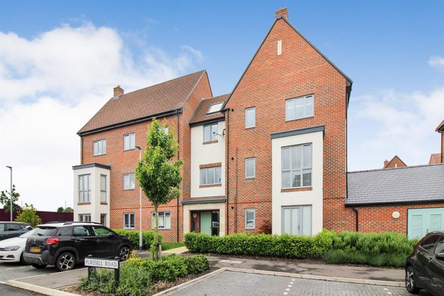 Thumbnail Flat for sale in Purssell Road, Weston Turville, Aylesbury