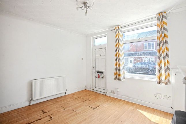 32, Silverdales, Sheffield photo 4