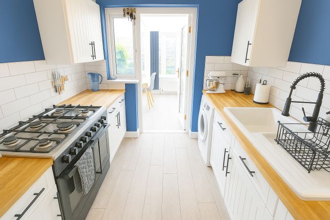 4, Amber Road, Wimborne photo 4