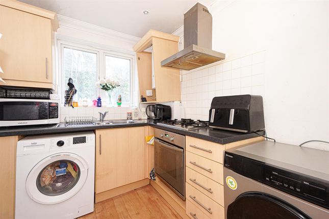Flat for sale in Welton Rise, St. Leonards-On-Sea