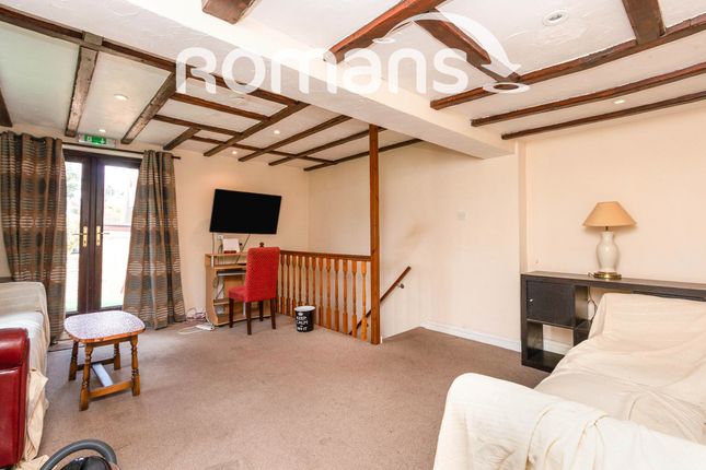 Room 5, 104, Upper Hale Road, Farnham photo 4