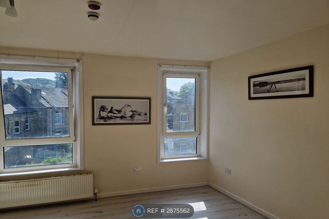 D Frances Street, Elland photo 2