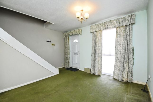 60, Begonia Close, Essex photo 2