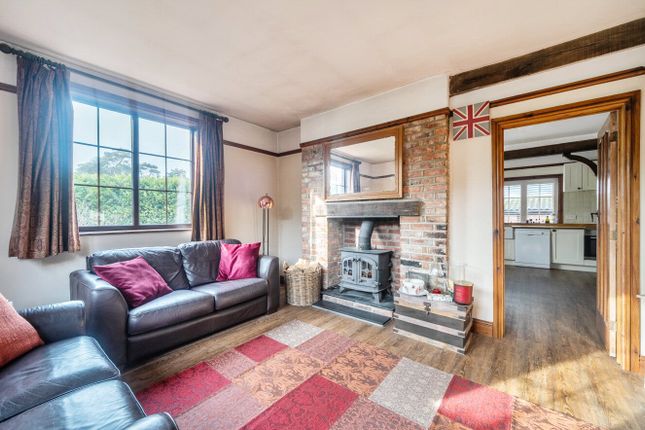 Oakham House,, Heath Close, Surrey photo 2