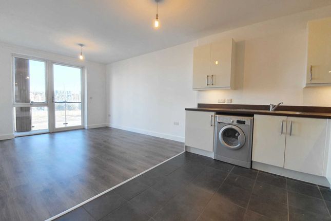 105, Zephyr Court, Ipswich photo 2