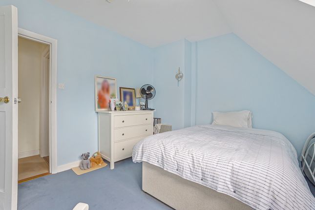 Bedroom 2 (2)