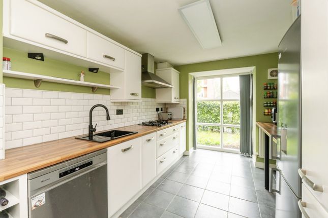 6, Glendale Walk, Great Sankey photo 2