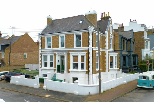 Thumbnail Flat to rent in Carlton Avenue, Ramsgate