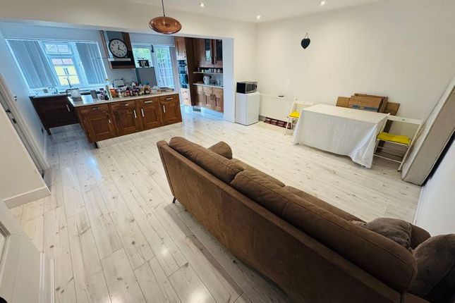32, Sandringham Road, Northolt photo 4
