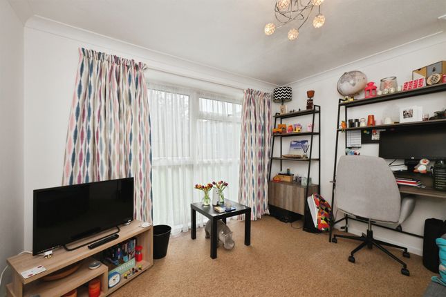 29, Grove Meadow, Welwyn Garden City photo 3