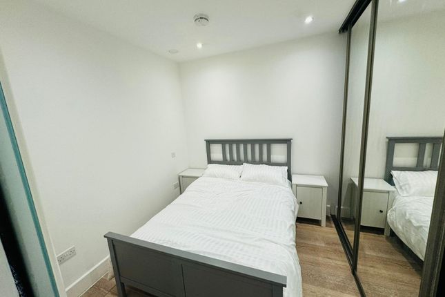 Flat to rent in Mondial Way, Hayes