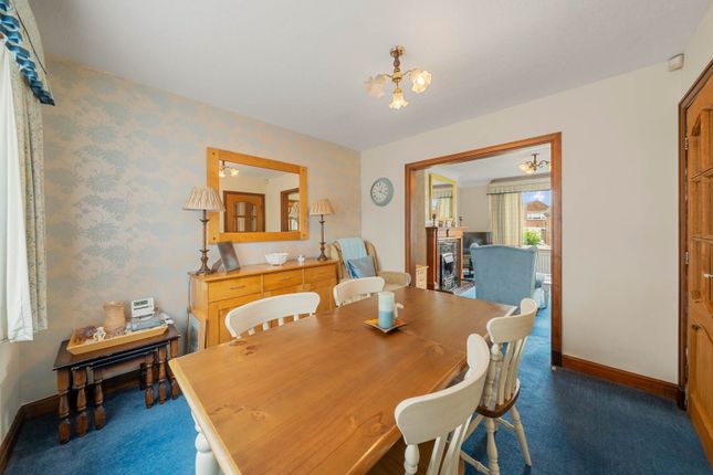 25, Weston Vale Road, Bradford photo 4