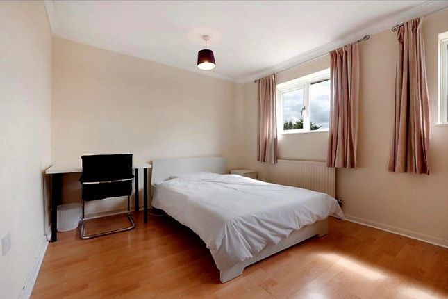 Thumbnail Room to rent in Westferry Road, London
