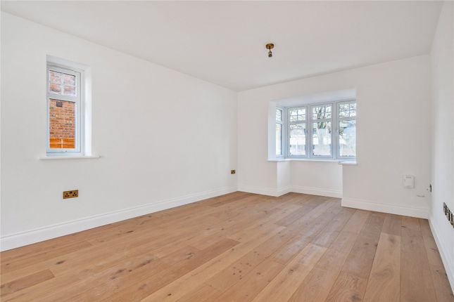 Town house for sale in Hurlands Close, Farnham