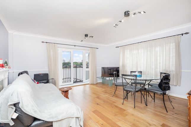 Apartment 31, Leeside Court, London photo 4