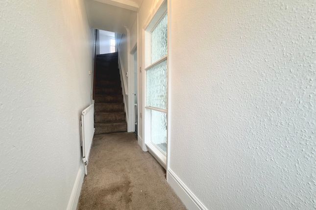 4, Ross Road, Abergavenny photo 2