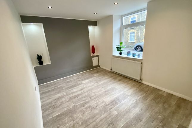 24, Sybil Street, Swansea photo 3