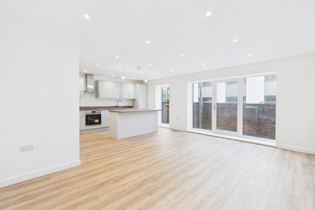 Flat 18, Dowty Lofts, Cheltenham photo 3