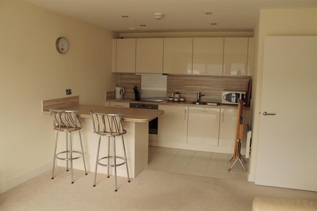 217, Heron House, Reading photo 4