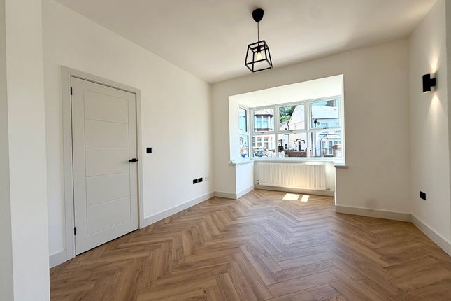 15 The Walk, Merthyr Tydfil photo 4
