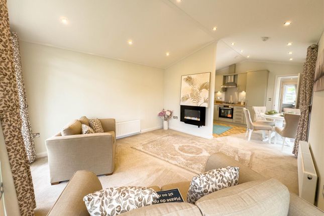 13 Dee Road, Willows Riverside Park, Windsor photo 2