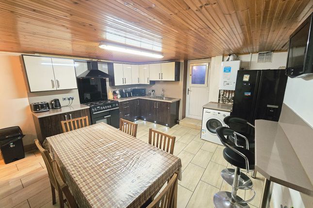 37 Leamington Street, Bradford photo 4