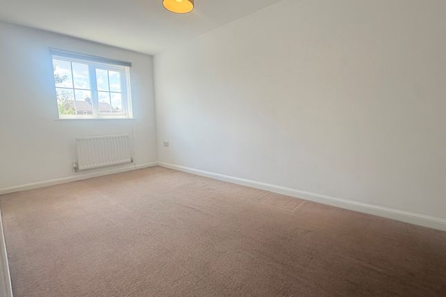 15, Errington Close, HATFIELD photo 5