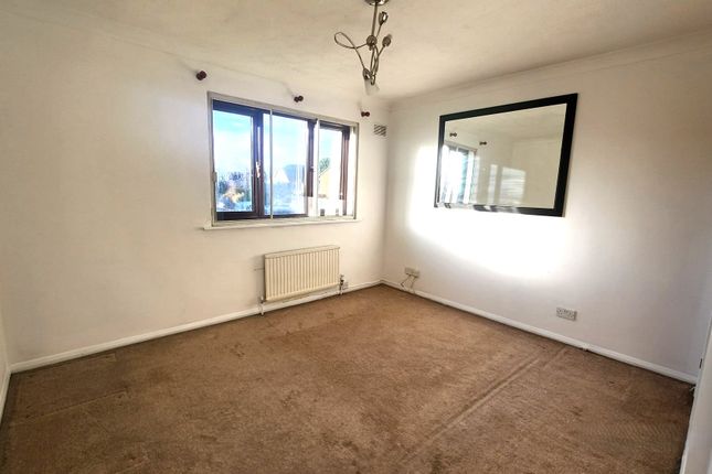 57, Cooper Way, Cippenham photo 5