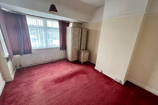 Maple Grove, Southall photo 3