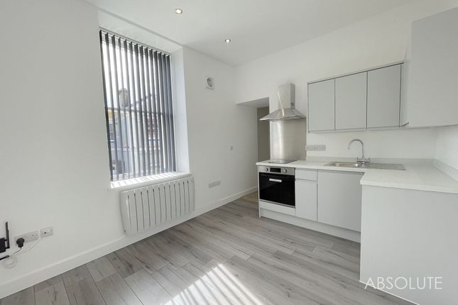 Flat to rent in Abbey Road, Torquay