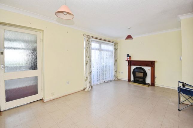 14, Lamberhurst Way, Margate photo 4