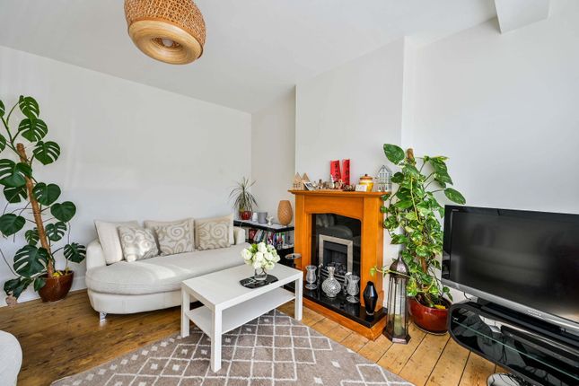 Westway, Raynes Park photo 4