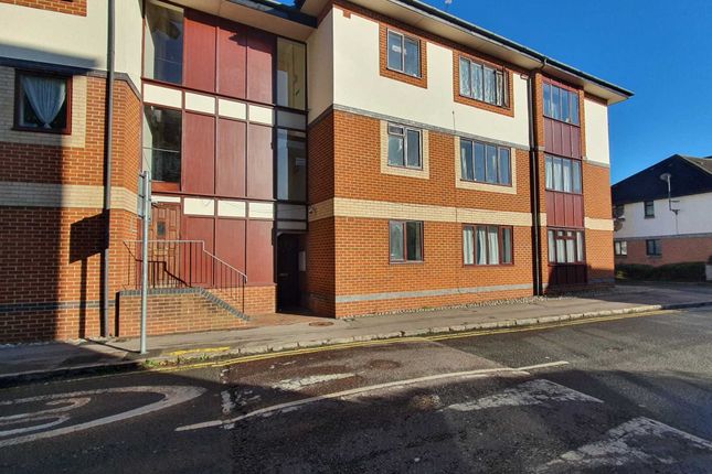 Flat for sale in Granby Court, Reading