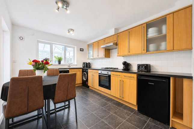 32, Pheasant Way, Staffordshire photo 2