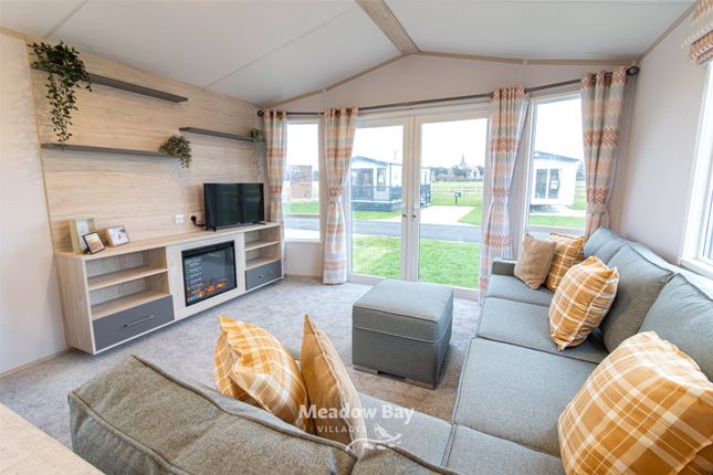 SM25, Meadow Bay,, Manor Road, Hampshire photo 2