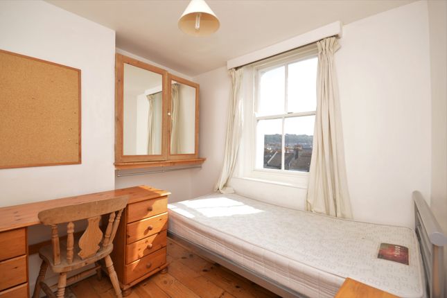 Terraced house to rent in Egremont Place, Brighton