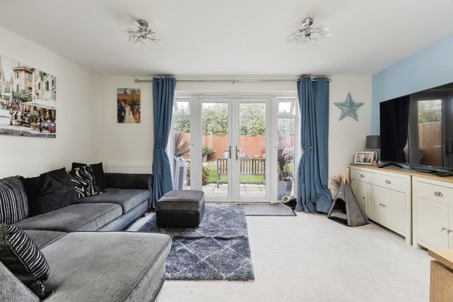 Harvey Close, Norwich photo 4
