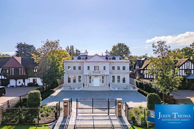 Thumbnail Detached house for sale in Manor Road, Chigwell