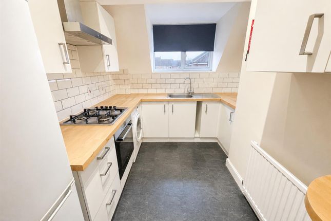 14, Chantry Gate, Cheltenham photo 2