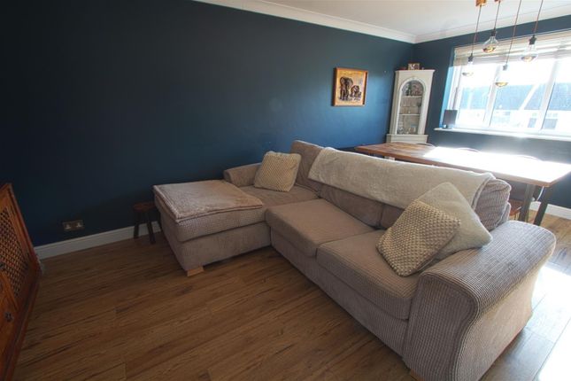 Flat 1, Fletcher Court, Salesbury Drive, Billericay photo 5