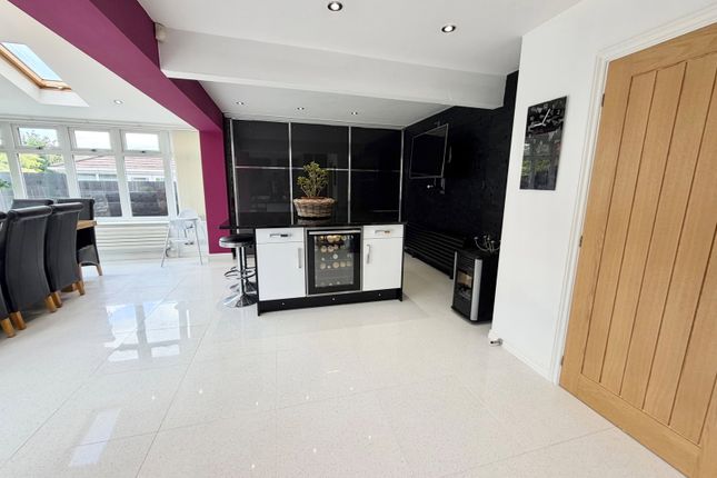 40, Ashton Park Drive, Brierley Hill photo 5