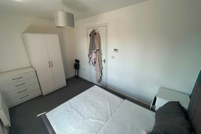 4 , Sir Harry Secombe Court, Swansea photo 5