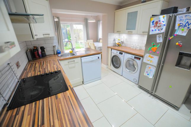 95, Foxcroft Drive, Wimborne photo 3