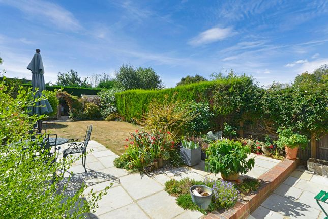 22 Mount Road, Cranleigh photo 4